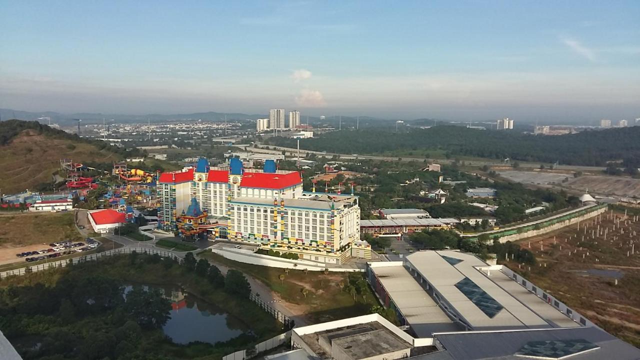 Afiniti Residence At Legoland Medini Нусаяя Екстер'єр фото